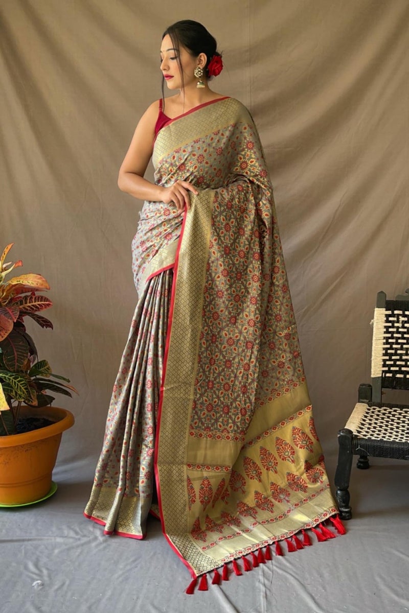 SGF11 Women's Kanjivaram Patola Silk Handloom Weaving Saree Pure Golden Zari With Blouse Piece (Grey) - Image 2