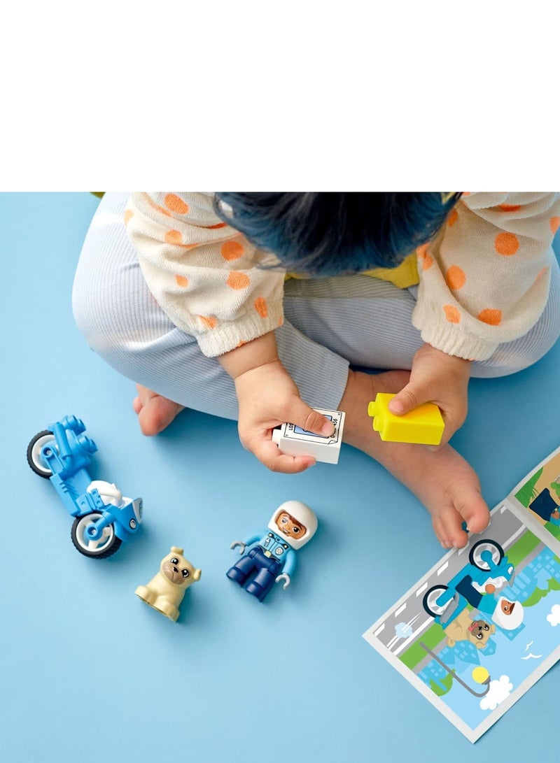 LEGO 10967 Police Motorcycle - Image 3