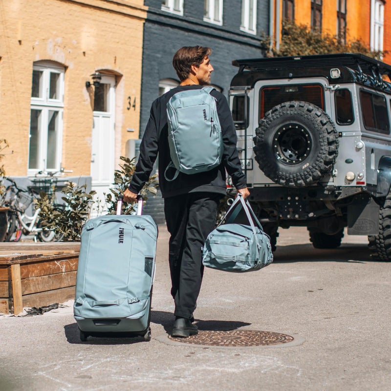 THULE حقيبة ثولي تشازم المحمولة بعجلات، سوداء - Image 2