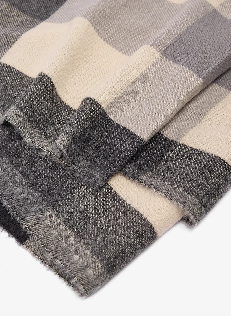 ايلا Classic Checkered Tassel Scarf