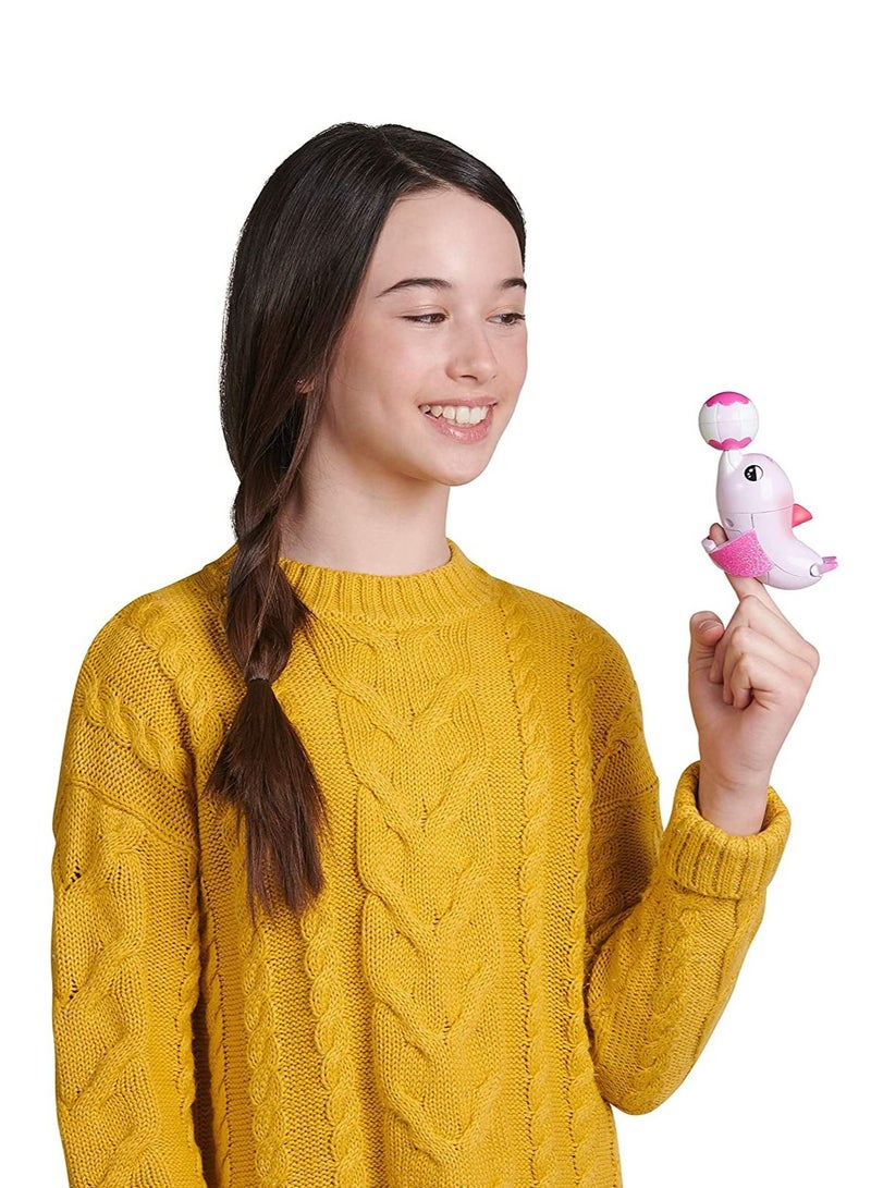 Fingerlings Baby Light Up Dolphin - Image 4