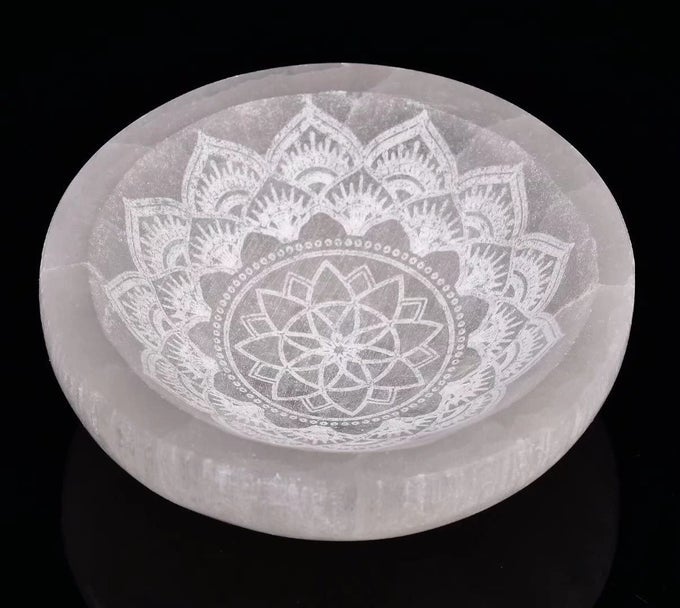 Natural Selenite Bowl Crystal Bowl Mandala Engraved Dish 354