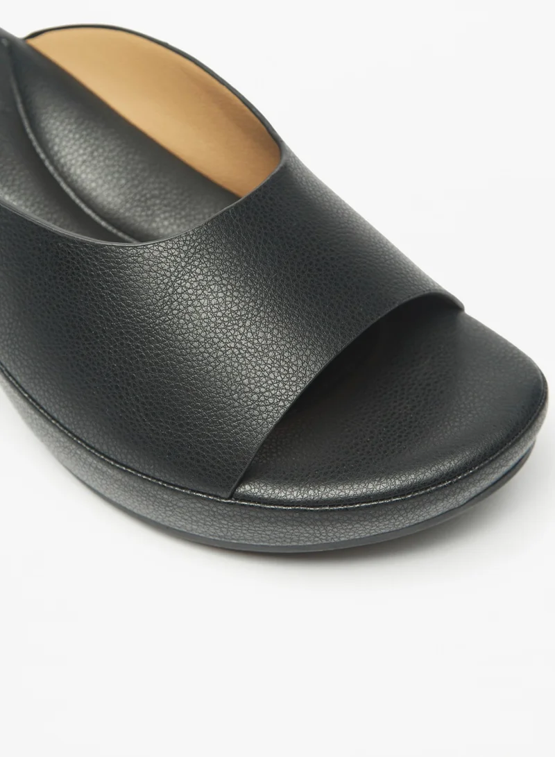 فلورا بيلا من شو إكسبرس Womens Solid Slip On Sandals With Block Heels By Shoexpress