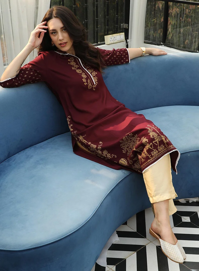  قصة Women's Wine Red Chariot Print Kurta With Wine Red Trousers Set