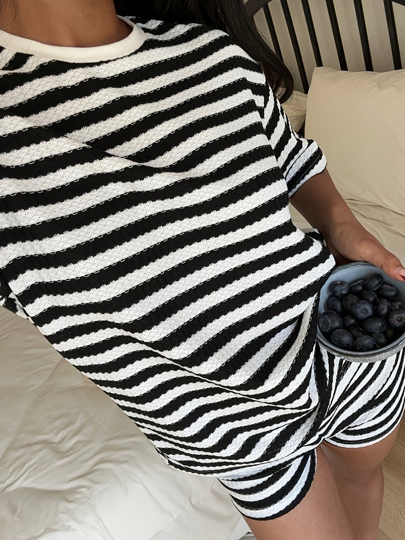 Spring/Summer Women's Casual Outing Fashion Simple Striped Shorts T-Shirt Two-Piece Set - Image 3