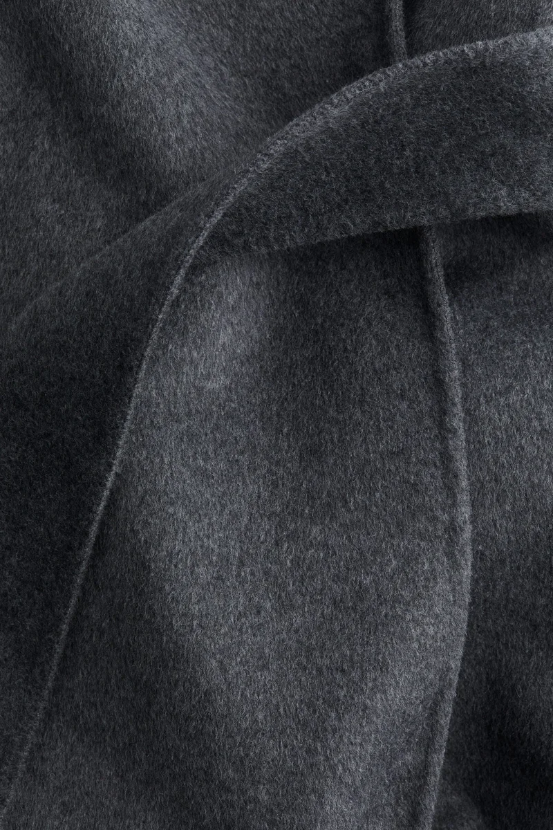 اتش اند ام معطف مصنوع يدوياً من مزيج الصوف