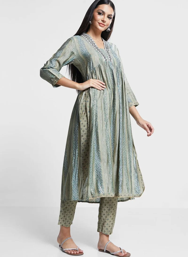 indya Printed Tiered Kurti With Dupatta & Pants Set