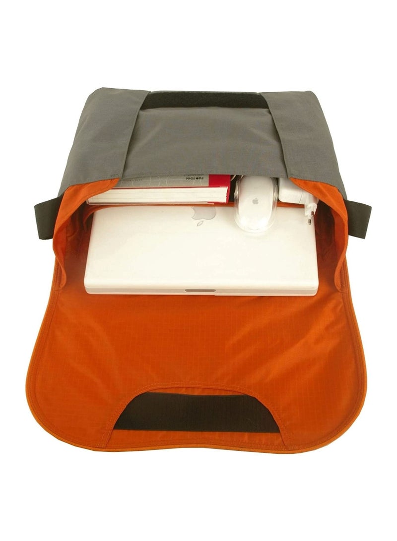 Crumpler SDG-M-002 Silver Dig - Medium Bag fits 13-inch Laptops Grey - Image 2