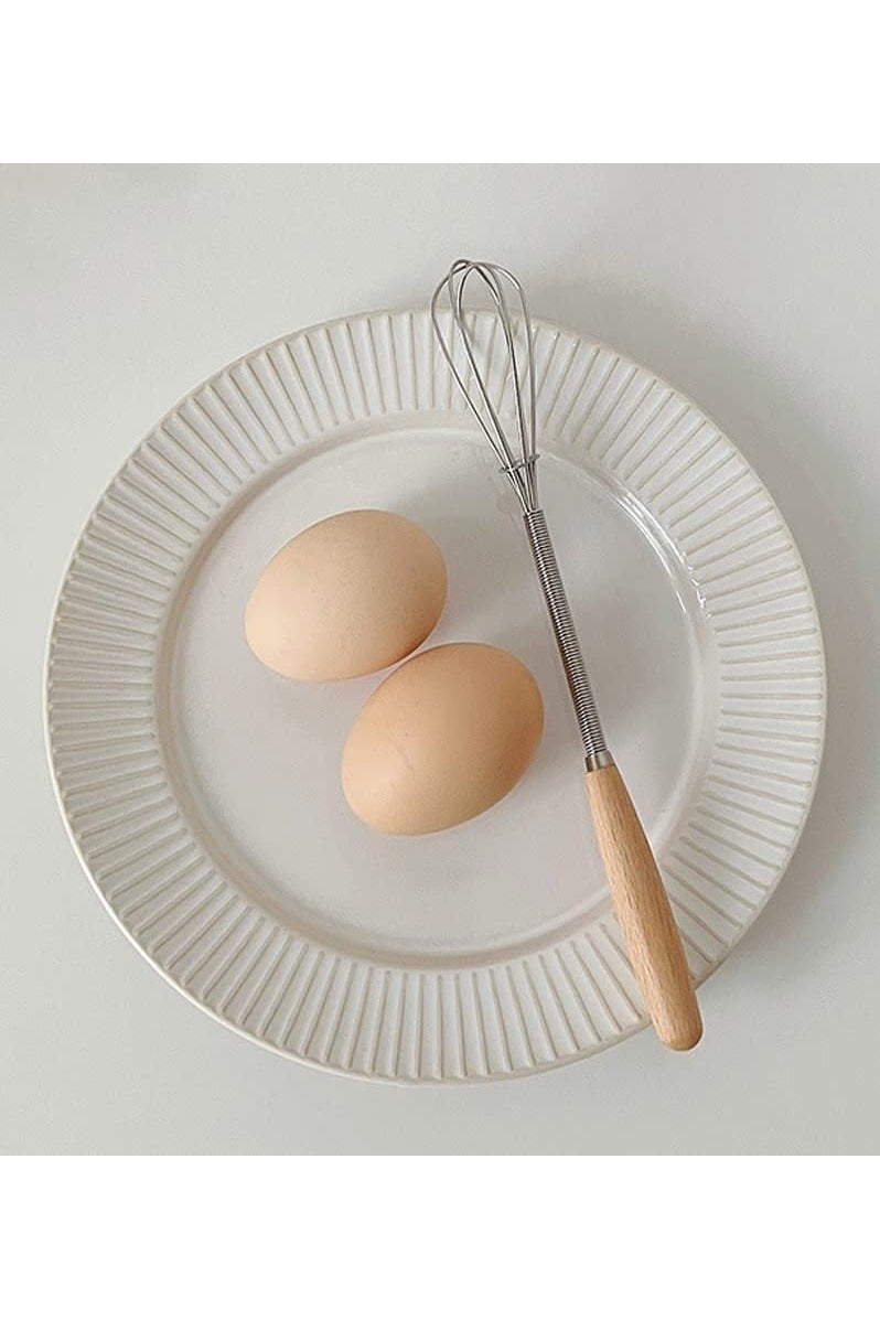 بلان A خفاقة يدوية صغيرة بطول 20 سم من الستانلس ستيل مع مقبض خشبي أنيق، أداة مثالية لخفق البيض وخلط المكونات والصلصات في المطبخ بسهولة - Image 4