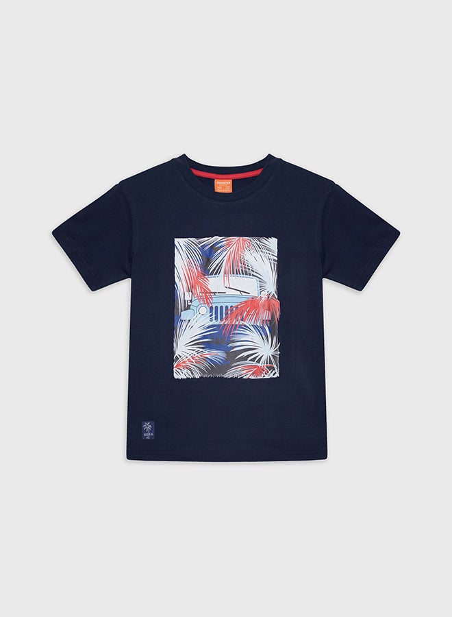 تي شيرت كحلي مطبوع بأكمام قصيرة للأولاد