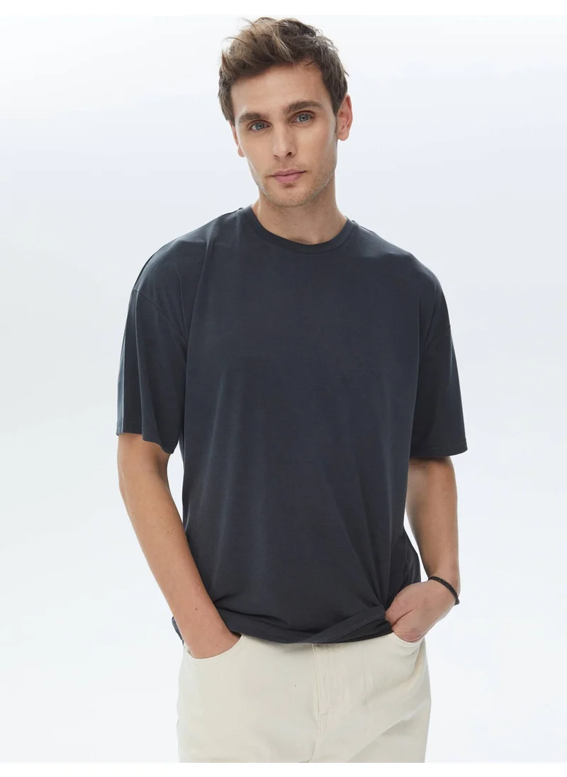 Kip Anthracite Plain Crew Neck T-Shirt