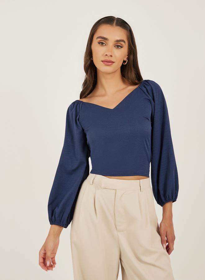 ستايلي بلوزة قصيرة بياقة على شكل  وأكمام مكبلة سادة - Image 1