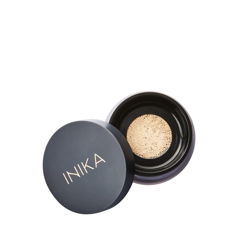 بودرة أساس معدنية عضوية من INIKA مع SPF 25 مكياج نباتي مظهر طبيعي تغطية قابلة للبناء إشراقة خالية من العيوب تغطية للبقع خالية من القسوة تعبئة مستدامة 8 جرام