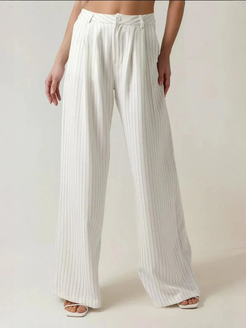 زوبعة بنطلون واسع الساق مخطط بخصر عالٍ من مجموعة بيكا