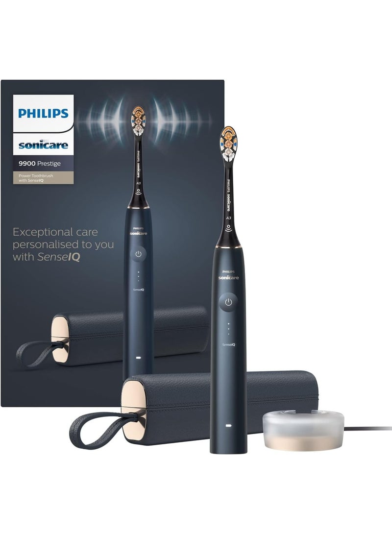فيليبس سونيكير فرشاة أسنان فيليبس سونيكير الكهربائية Philips Sonicare 9900 Prestige مع تقنية SenseIQ، تتكيف وتعتني بالأسنان، تطبيق سونيكير المدعوم بالذكاء الاصطناعي، حقيبة سفر وقاعدة شحن، لون أزرق ليلى، HX9992/12 - Image 1