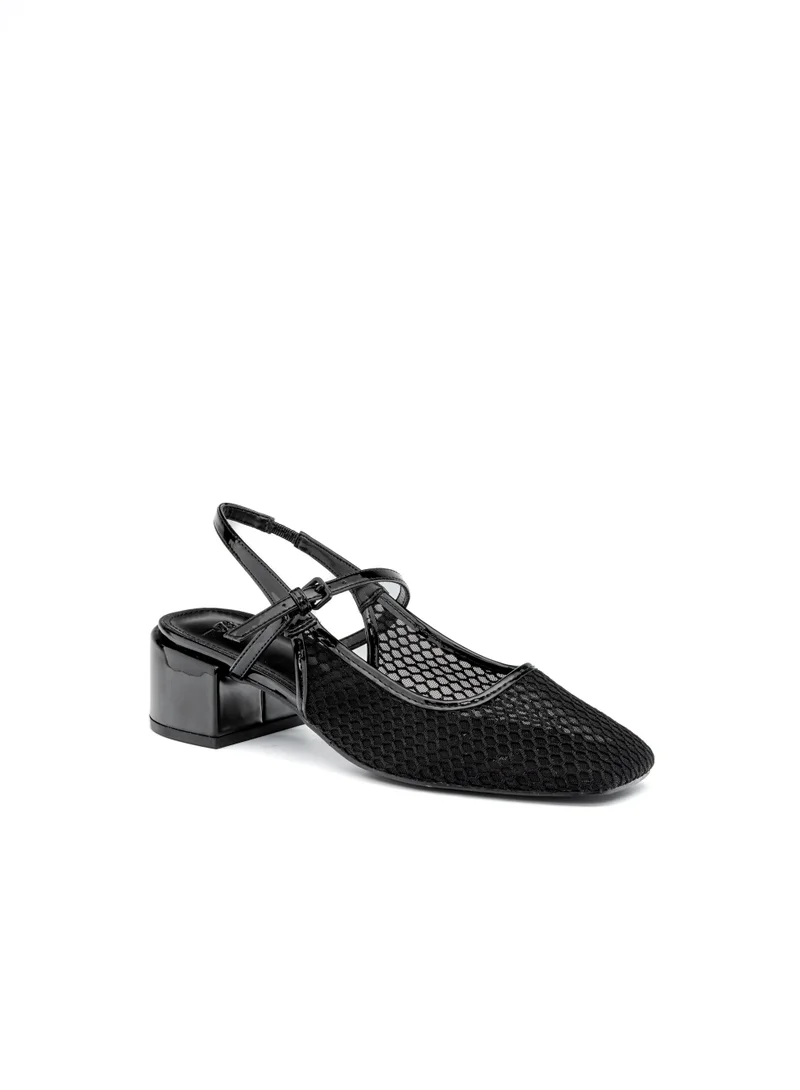 باتا حذاء بحزام خلفي بسطح محكم