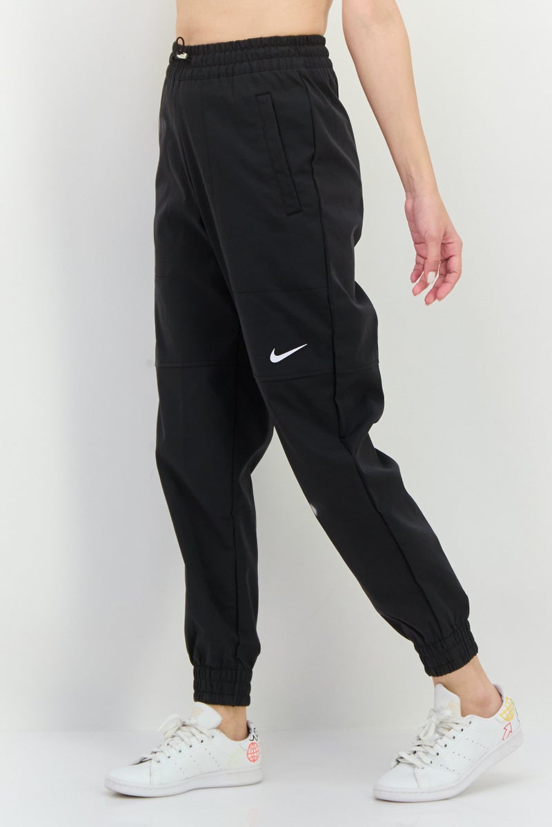 Nike سروال رياضي نسائي مناسب للتدريب، أسود - Image 2