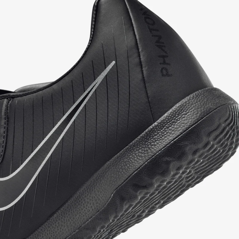 Nike Phantom GX 2 Academy IC Football Shoes
