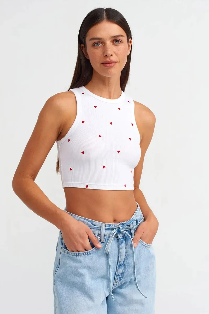 DILVIN Women's Ribbed Heart Embroidered Crop Top