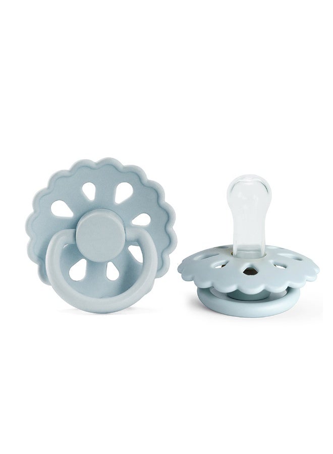 joybuy 2 Pack Silicone Pacifiers, Flower Baby Pacifiers, 0-6 Months Babies (Blue+Pink) - Image 2