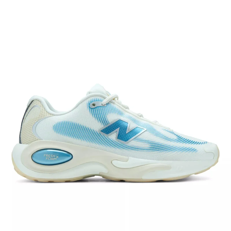 Women's AC Runner athletic Sneakers (Standard Fit)