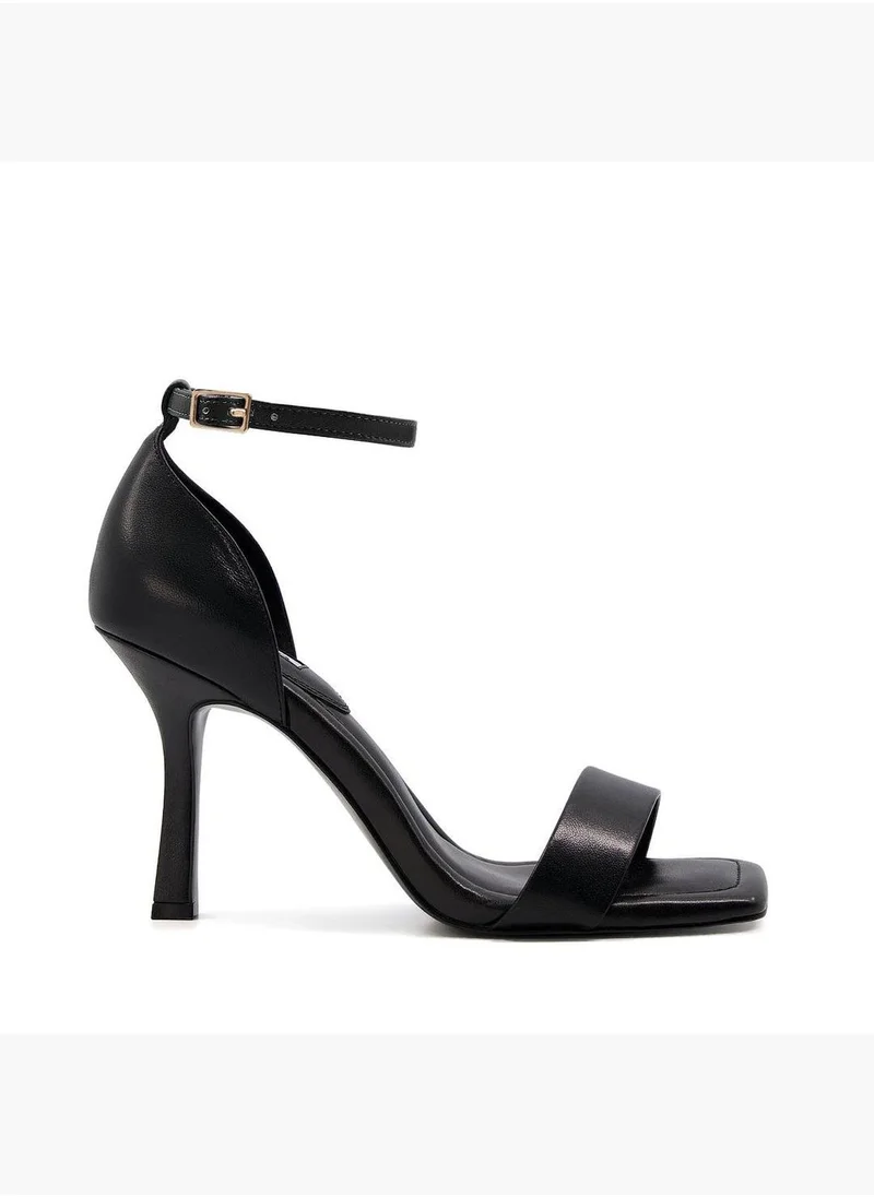 ديون لندن Motivate Ankle Strap Heel Sandals