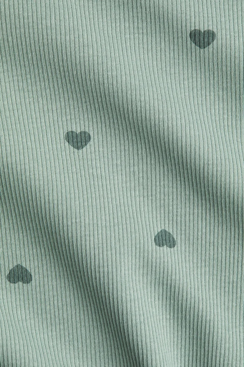 اتش اند ام بلوزة بأكمام طويلة من الجيرسيه