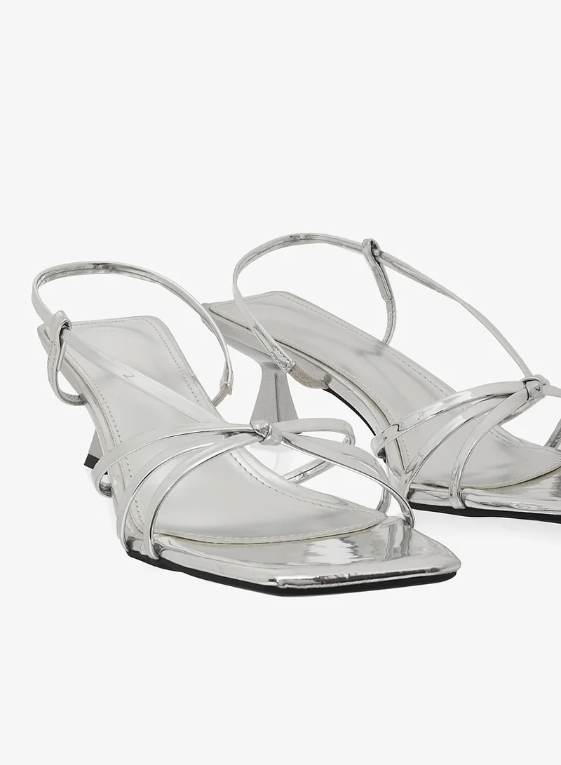 خزانة صنادل بكعب