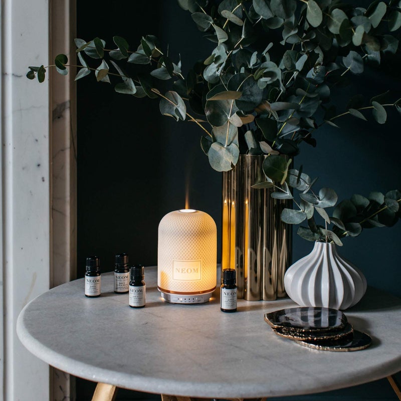 NEOM- Essential Oil Blend, 10ml (Chamomile, Ylang Ylang & Cedarwood) - Image 4