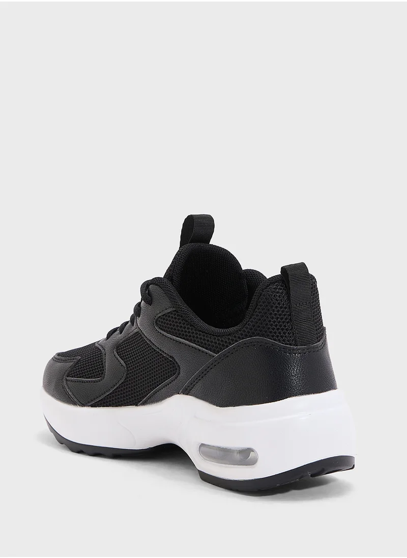 جينجر Lace Up Sneaker
