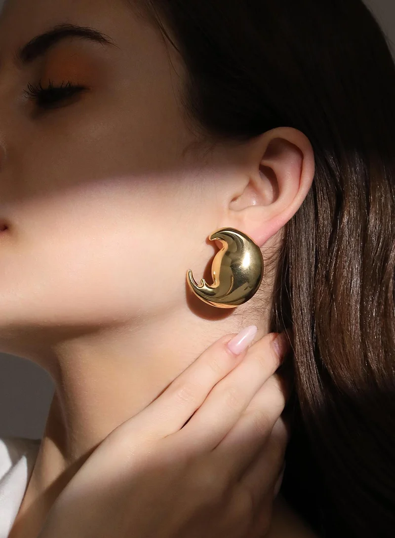 SOHI Crescent Stud Earrings