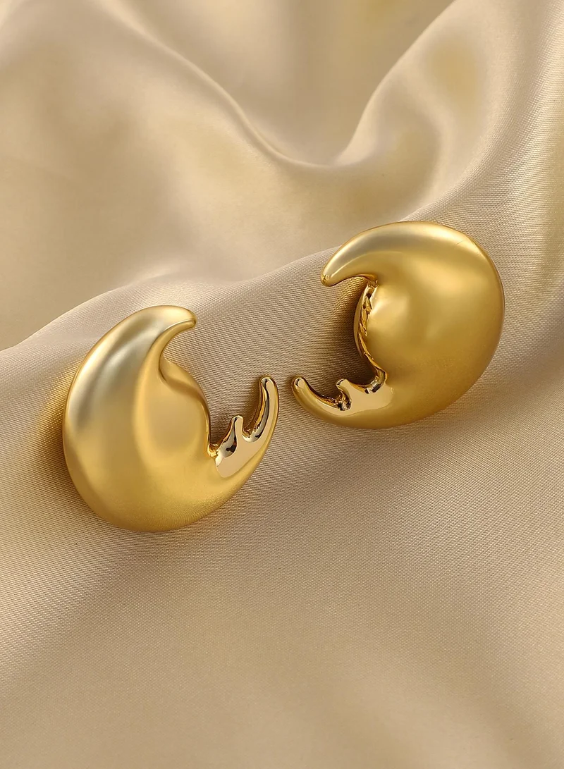 SOHI Crescent Stud Earrings