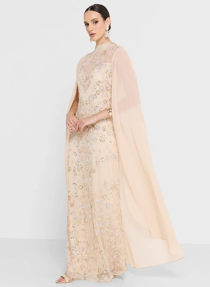 اميليا روز فستان طبقات بأكمام نصفية مزينة