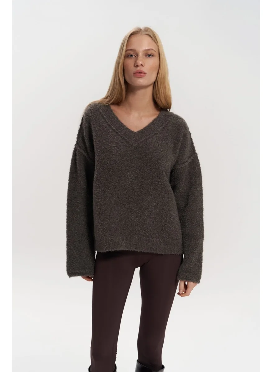 Mai Collection Peoria Neck Detail V Neck Brown Knitted Sweater