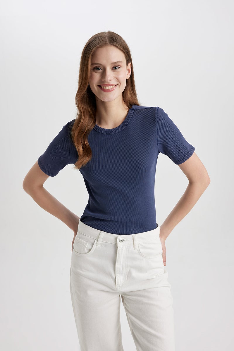 DeFacto Woman Slim Fit Crew Neck Washed Faded Effect Basic T-Shirt - Image 1