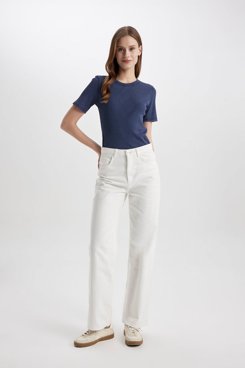 DeFacto Woman Slim Fit Crew Neck Washed Faded Effect Basic T-Shirt - Image 3