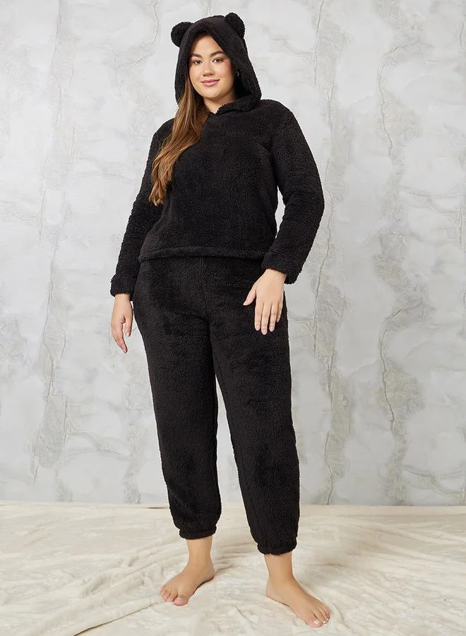 ستايلي Plush Fleece Bear Ear Hoodie & Jogger Lounge Set