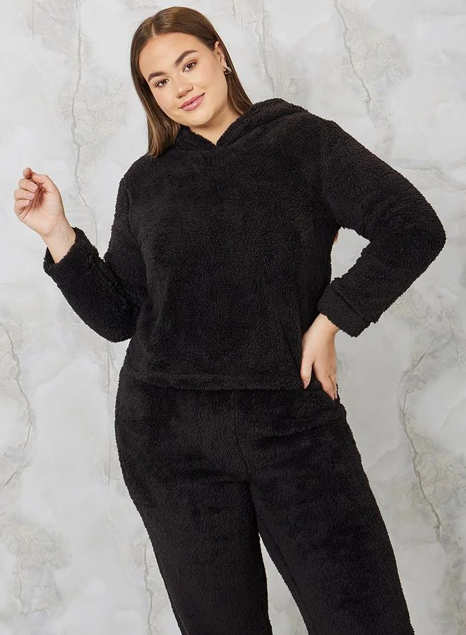 ستايلي Plush Fleece Bear Ear Hoodie & Jogger Lounge Set