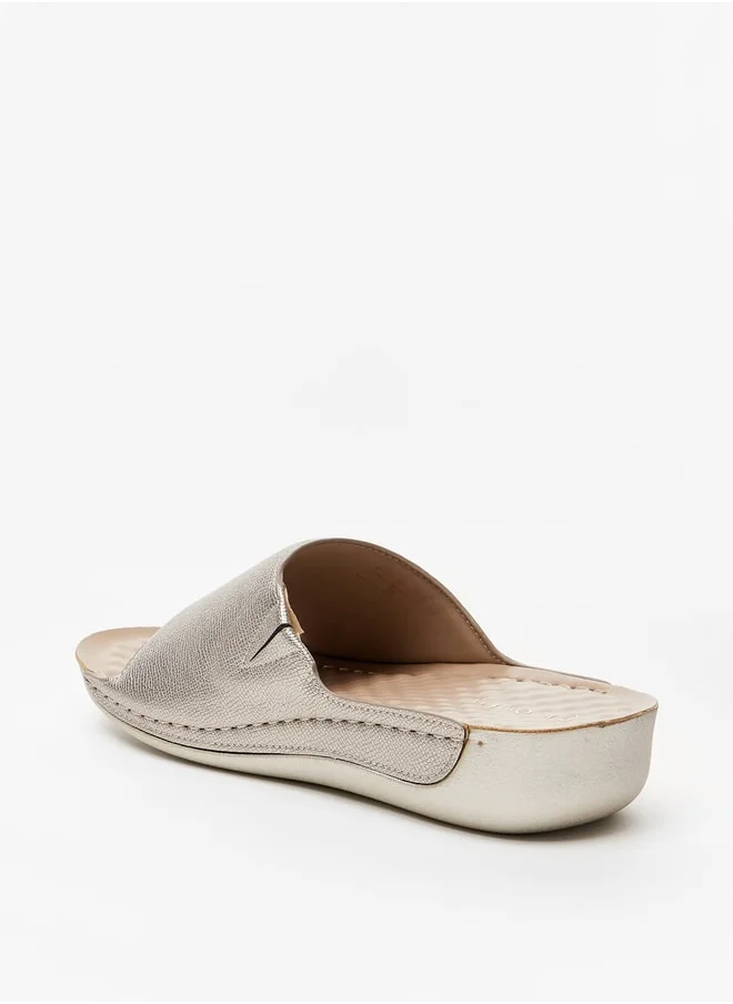 لو كونفورت Women's Textured Stitch Detail Slip-On Sandals