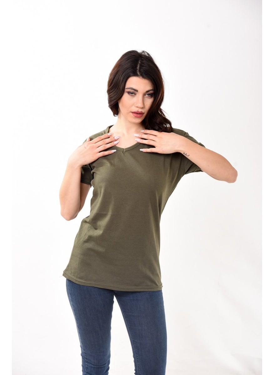 Belifanti Collection تي شيرت نسائي أساسي بفتحة رقبة على شكل حرف V من مجموعة Belifanti باللون الكاكي  - Image 3
