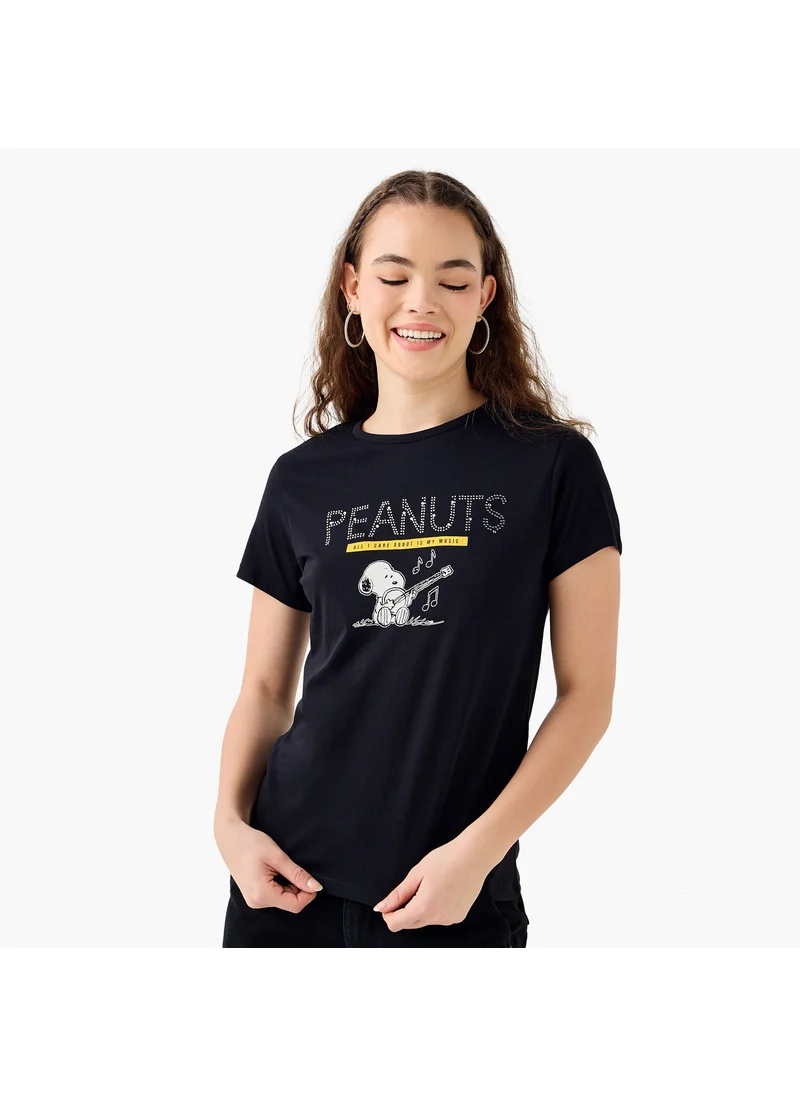 اس بي كاركترز Snoopy Embellished Print T-shirt with Crew Neck and Short Sleeves
