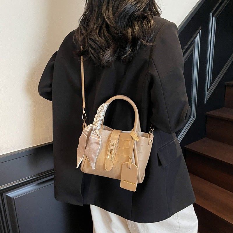 Crocodile Pattern High-End Handbag For Women Fashion Versatile Crossbody Bag Korean Style Bucket Bag - Image 1