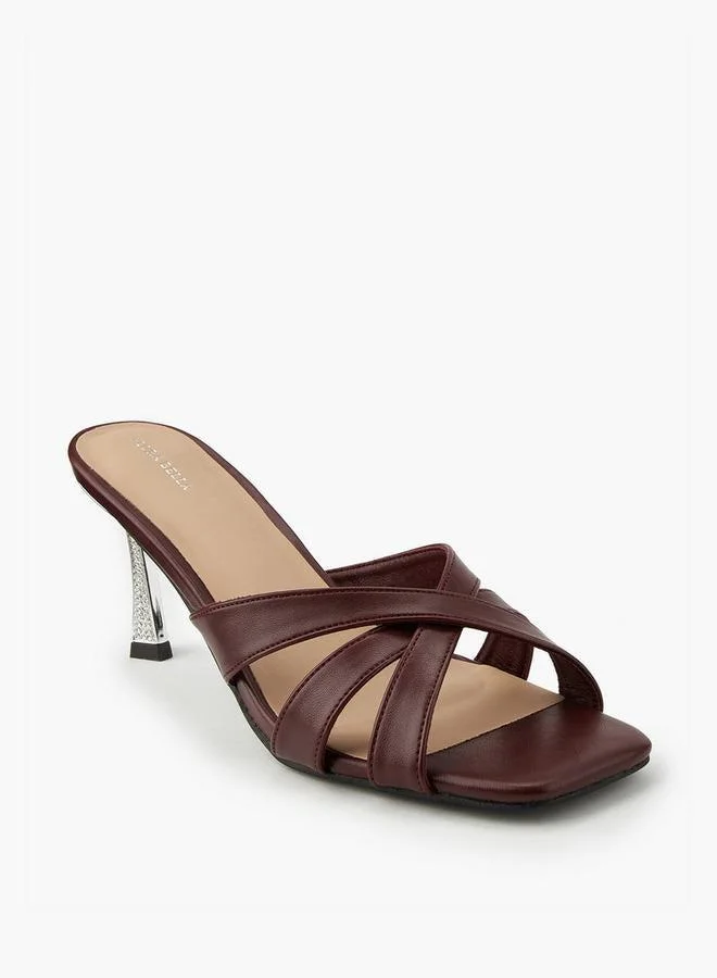 فلورا بيلا من شو إكسبرس صنادل نسائية بكعب خنجر سهلة الارتداء