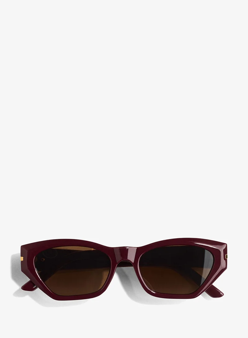 Cat-eye sunglasses