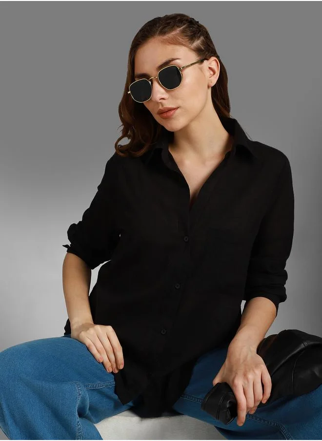 هاي ستار Stay effortlessly stylish with this comfortable Black Boxy Fit Shirts Solid design crafted from 100% Cotton featuring Long Sleeves with Button closure.