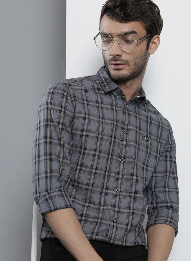 The Indian Garage Co Men Slim Fit Checkered Full Sleeves Cutaway Collar Casual Shirt