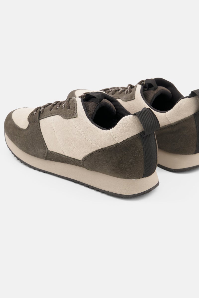 Tchibo أحذية رياضية كاجوال جلدية مزودة بأربطة للنساء، زيتوني - Image 3