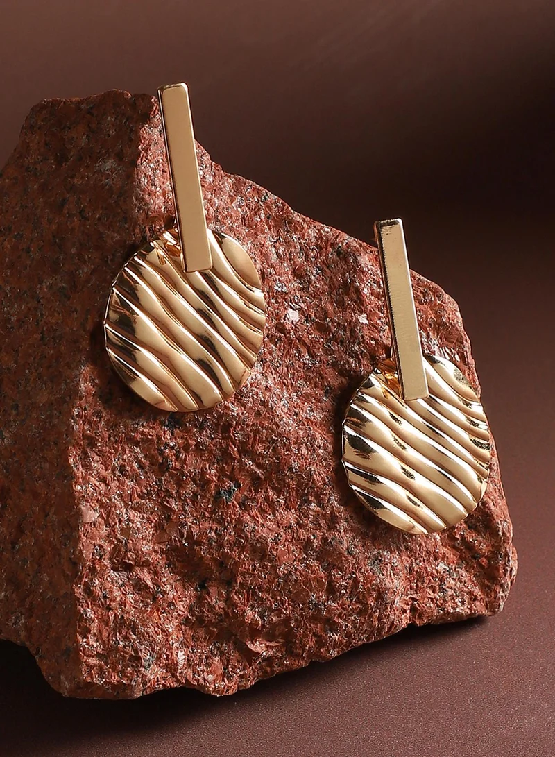 SOHI Metallic Textured Artificial Drop Earring Jewellery