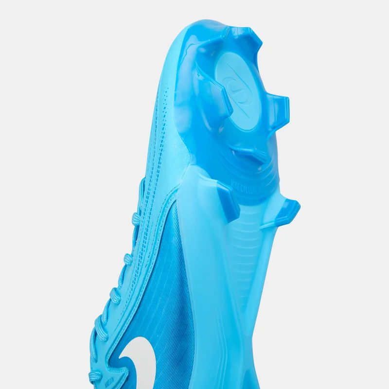 Nike Phantom Luna 2 Academy MG Football Shoes