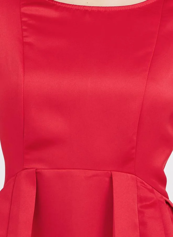 Take Two Take Two Solid Round Neck Pleated Detail Midi Dress